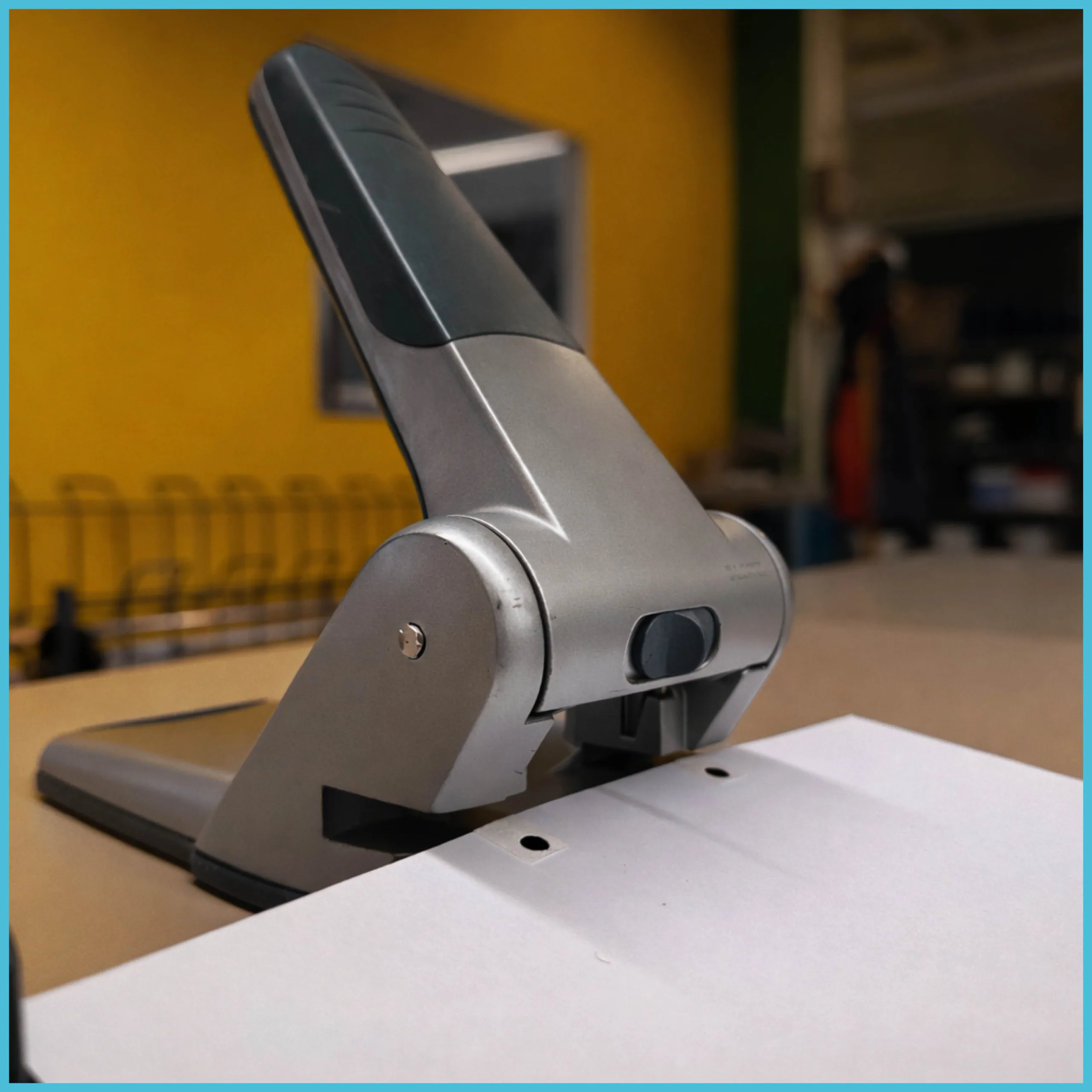 lochen_verstärkung_weiterverarbeitung_medialprint_gmbh_castrop_rauxel